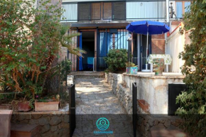 Casa Ammare nella riserva di Capo Gallo